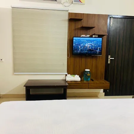Holidayvilla & Suites Amritsar- Green Avenue Exterior photo