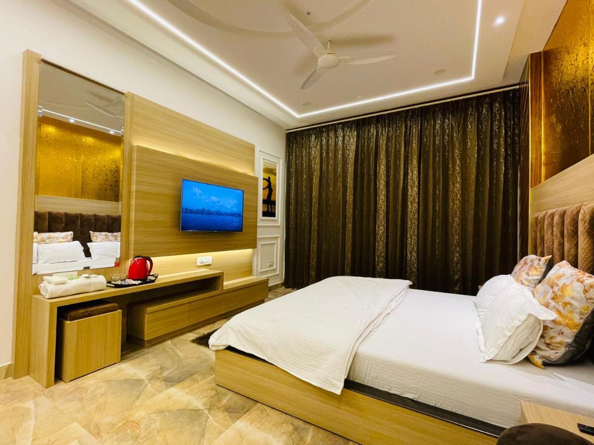 Holidayvilla & Amritsar- Green Avenue