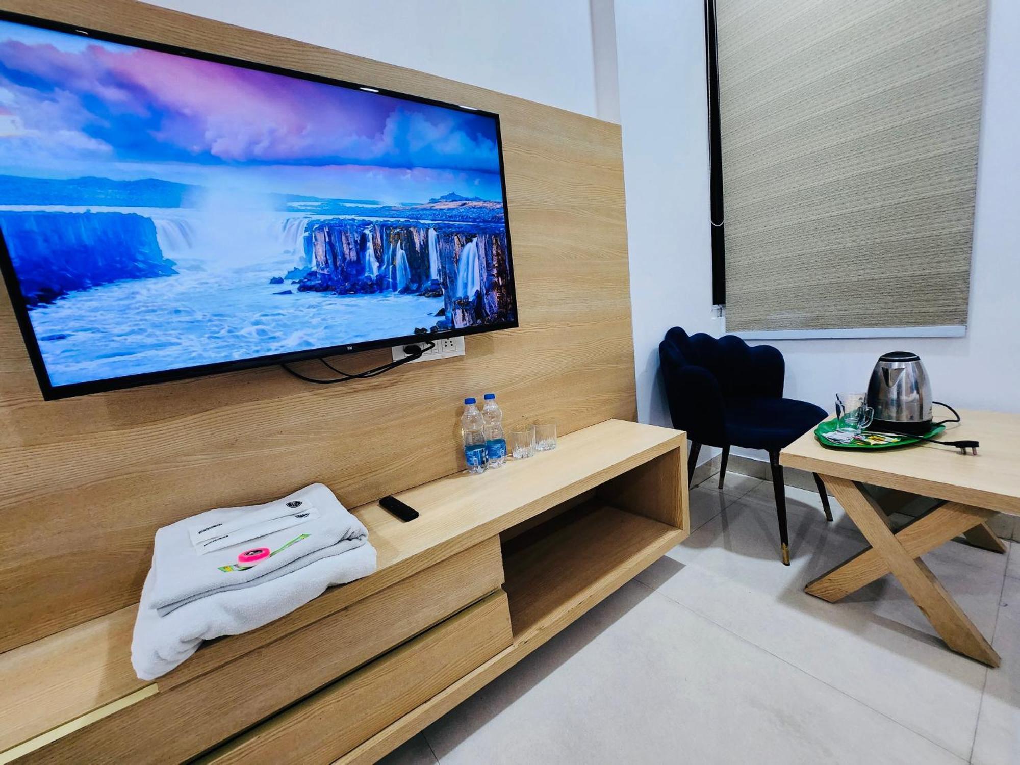 Holidayvilla & Amritsar- Green Avenue
