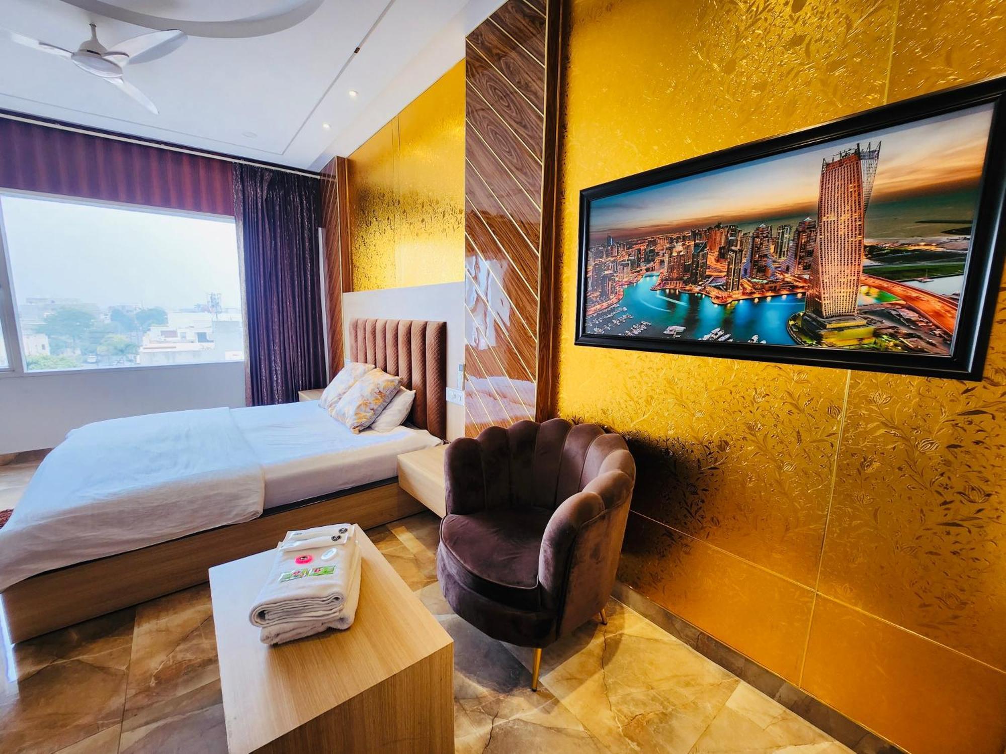 Homestay Holidayvilla & Amritsar- Green Avenue